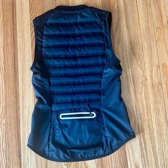 Nike running aeroloft 800 balck  vest women’s size Xs - Picture 5 of 8